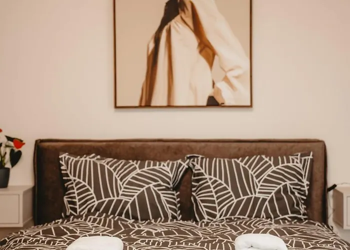 White House Iris Napoca - 6 *